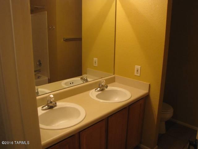 Building Photo - 7960 S Carbury Way