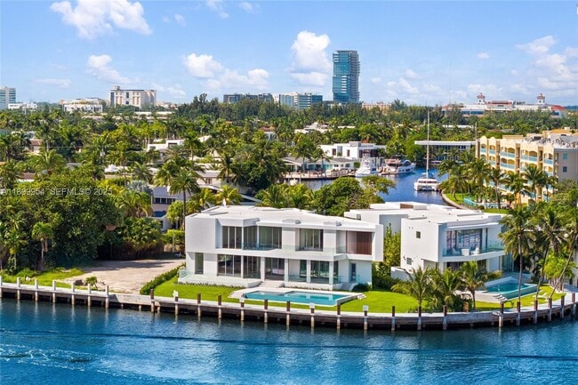 Building Photo - 503 Palm Dr