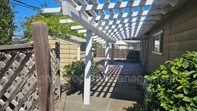 Building Photo - 154 McKinley Cir