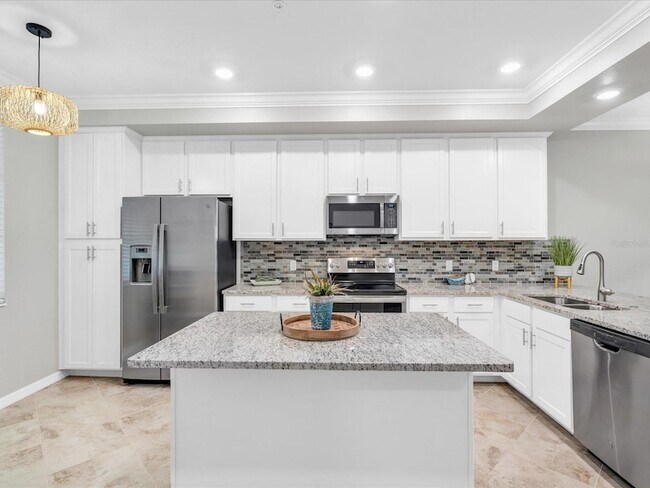 Building Photo - 14081 Heritage Landing Blvd