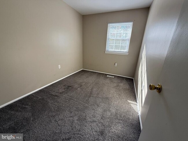 Building Photo - 34 King Charles Cir