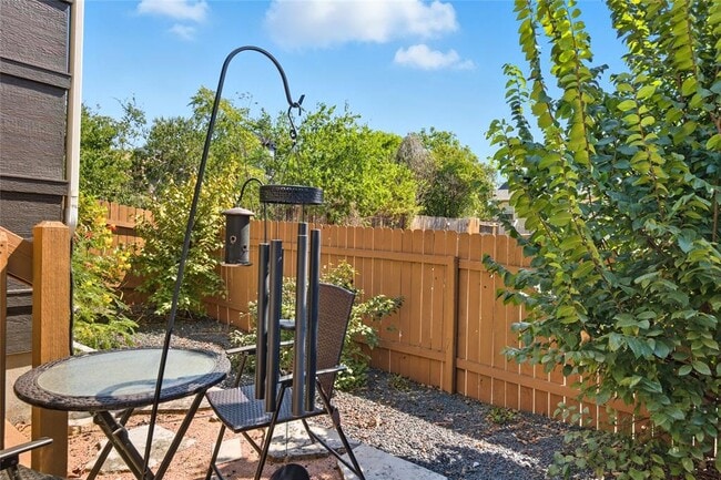 Building Photo - 2007 S L Davis Ave