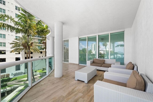 Building Photo - 7918 Harbor Island Dr