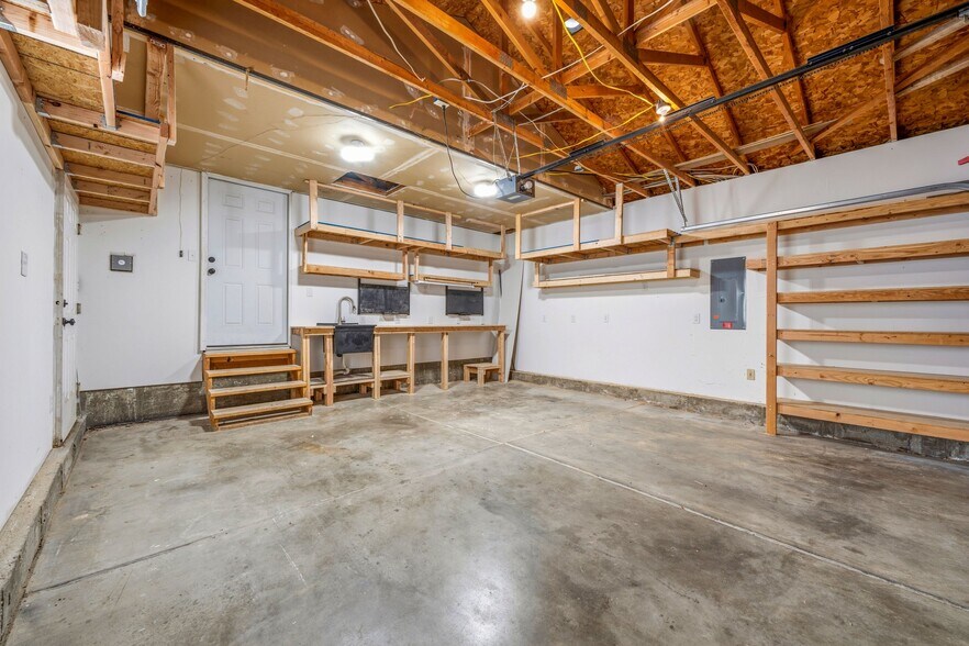 Building Photo - 244 Wadsworth Cir