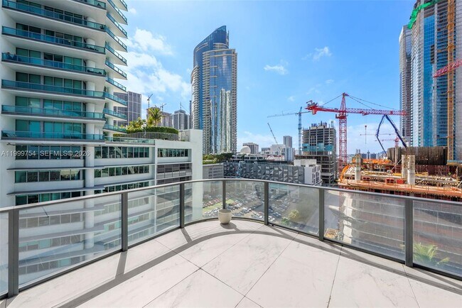 Building Photo - 1000 Biscayne Blvd