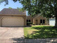 Building Photo - 16606 Saturn Ln