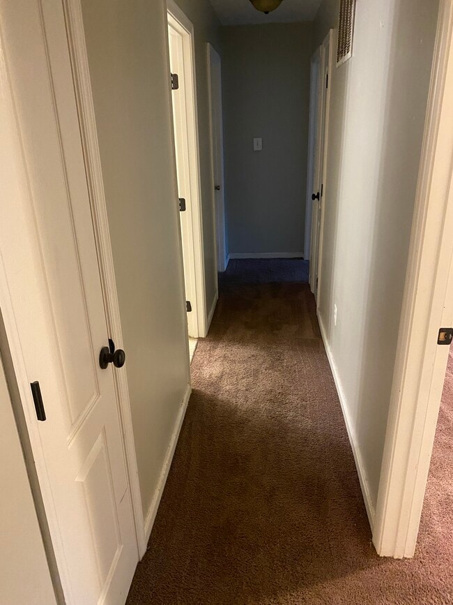 Building Photo - 2212 Westwood Dr