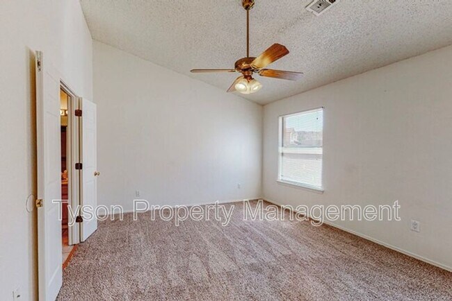 Building Photo - 5201 Tamariz Dr NW