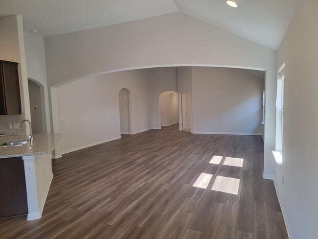 Building Photo - 612 Little Draw Ln