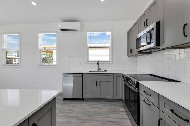 Building Photo - 6165 Talon Bay Dr