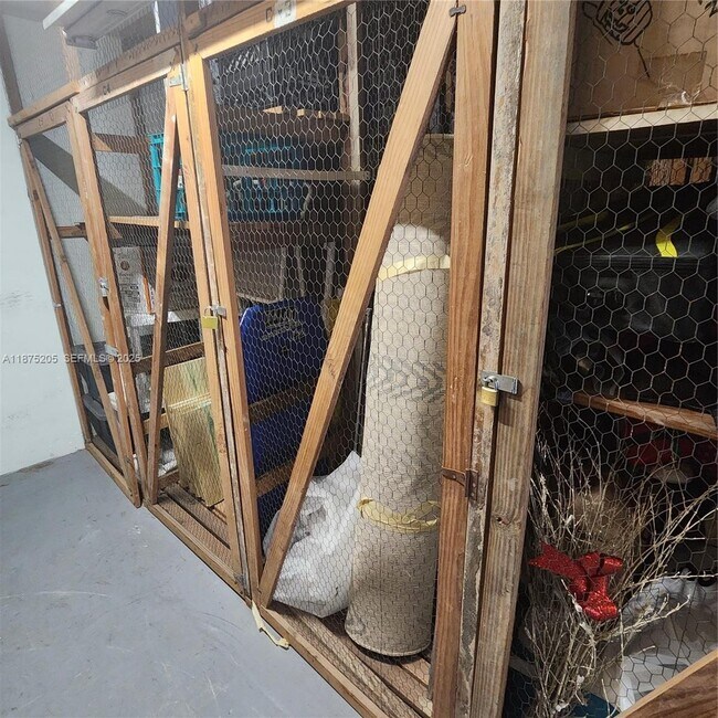 Building Photo - 2170 NE 51st Ct