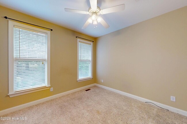 Building Photo - 3 Shenecossett Ln
