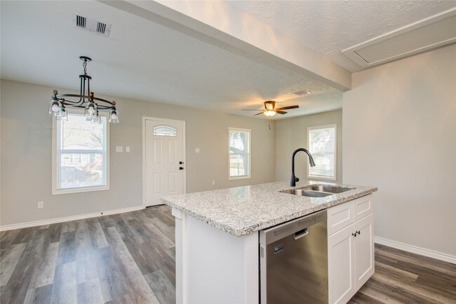 Building Photo - 3403 Gano St