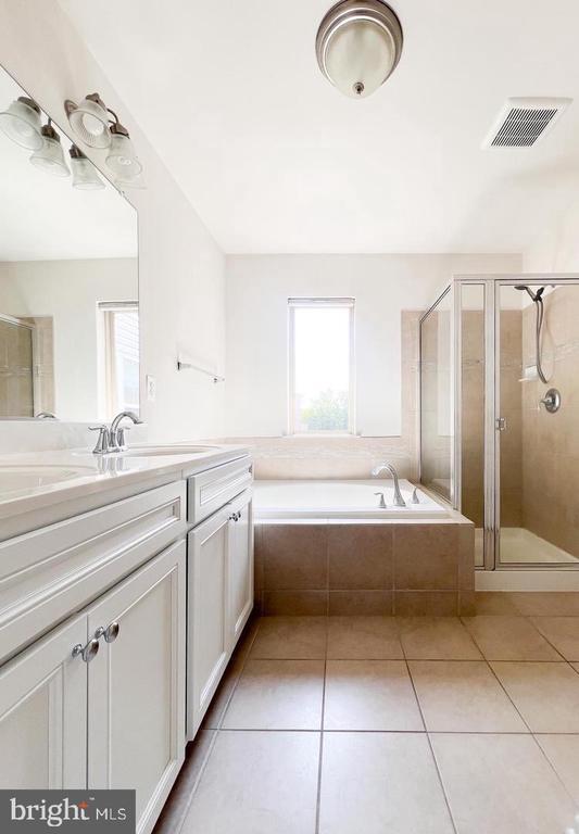 Building Photo - 7907 Moss Brook Ct