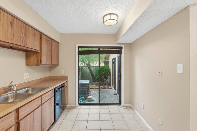 Building Photo - 3168 Windchase Blvd