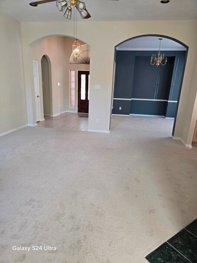 Building Photo - 2727 Gregway Ln