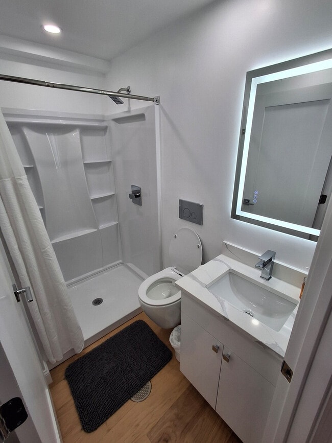 Building Photo - 17 Mt Pleasant Ave