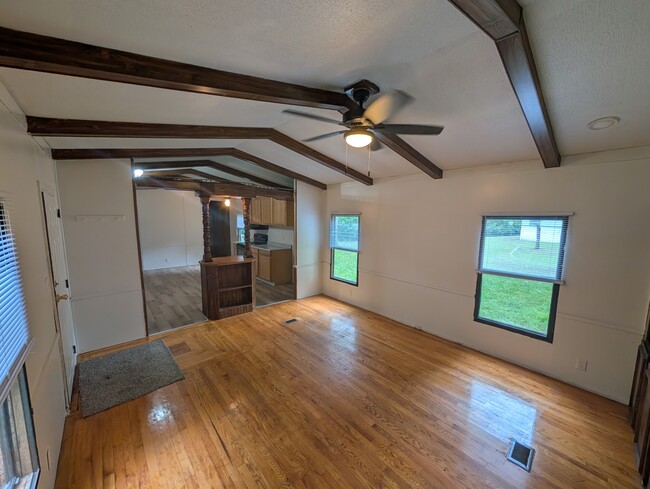 Building Photo - 35 Ransdell Ln