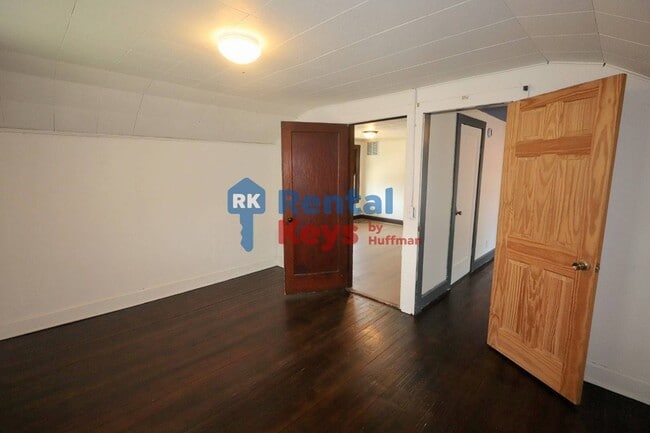 Building Photo - Three Bedroom | Two Bathroom House