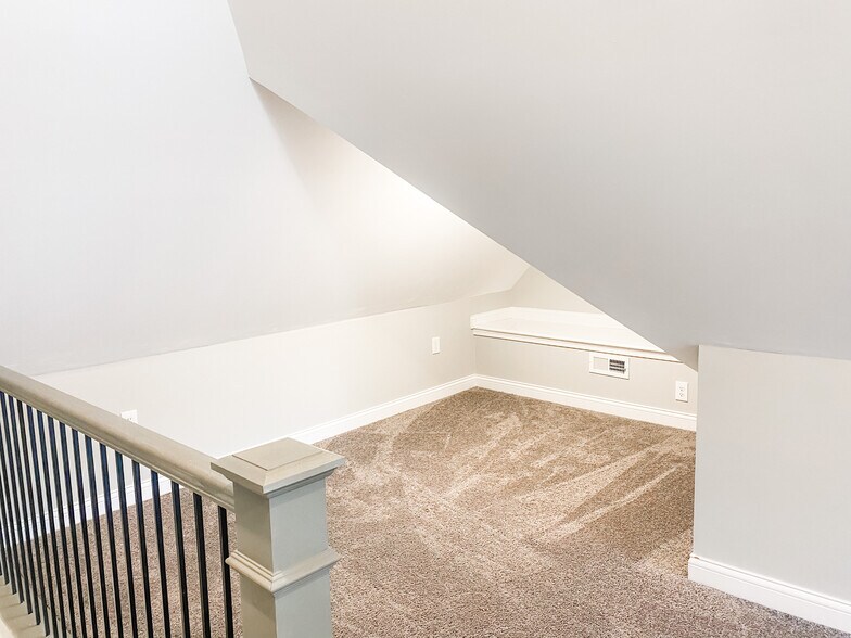 Loft - 215 Avondale Ave