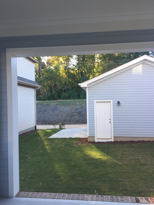 Building Photo - 428 Claremont Drive