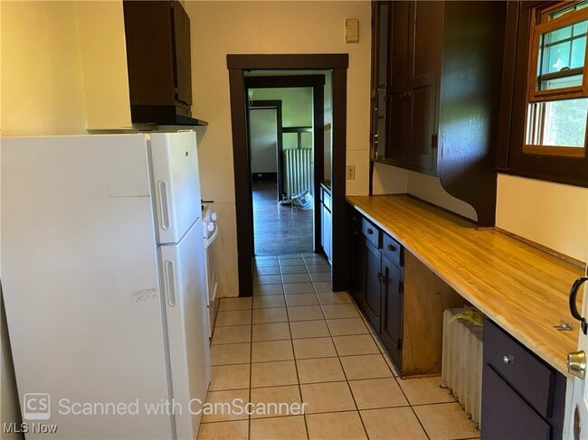 Building Photo - 280 Fairgreen Ave