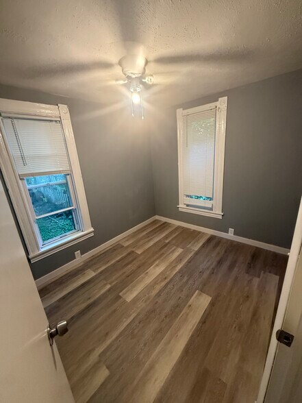 Building Photo - 129 Tennyson Ave