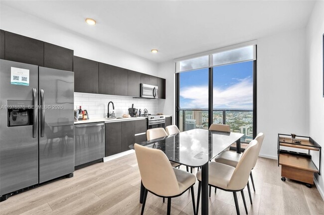 Building Photo - 398 NE 5th St