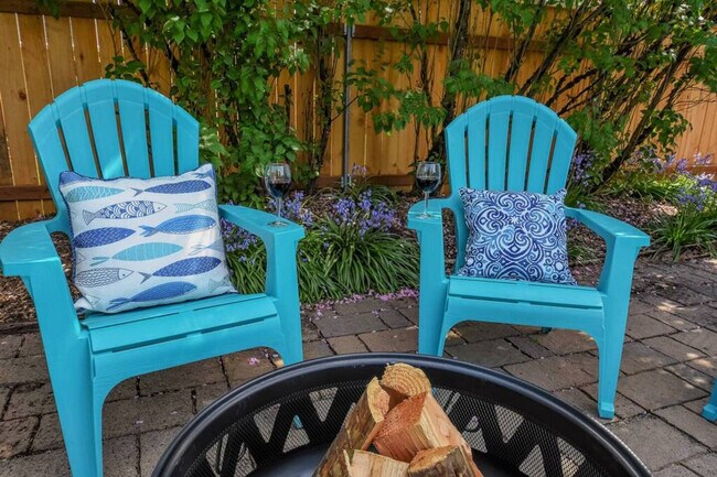 Building Photo - 4401 NW Columbia St