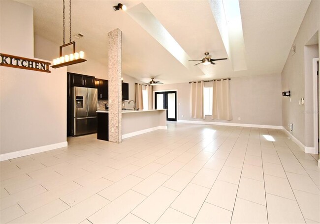Building Photo - 1242 Ravida Woods Dr