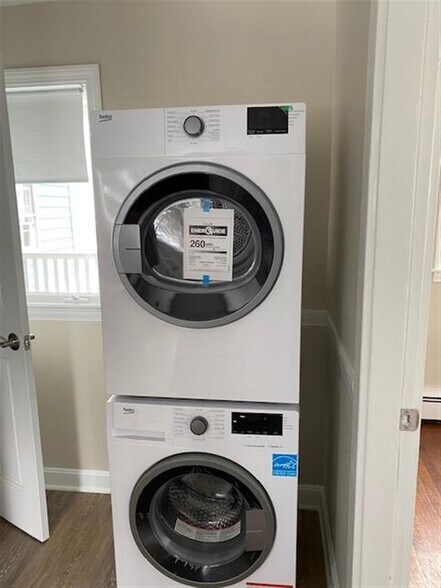 Building Photo - 22 Reed St