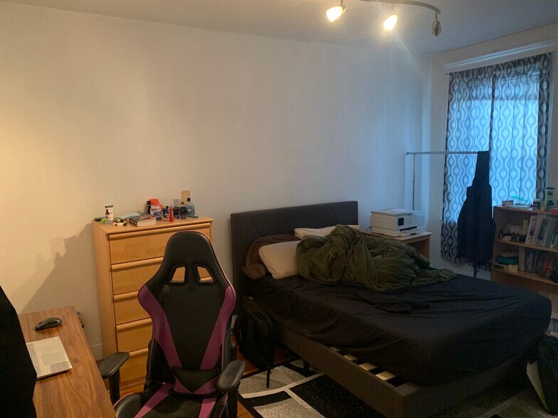 Building Photo - 8 Ransom Rd