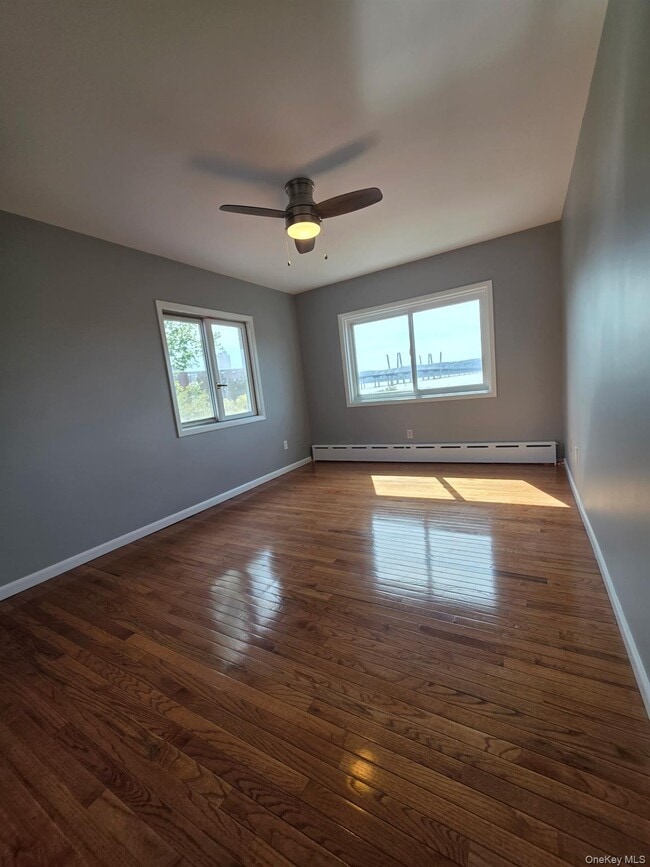 Building Photo - 96 Main St