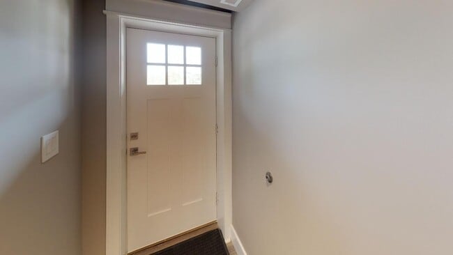 Building Photo - $1585/Bedroom | 7BR in Fort Sanders | Walk...