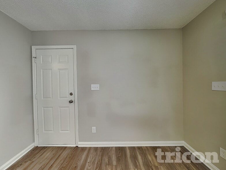 Building Photo - 2103 Wexford Way