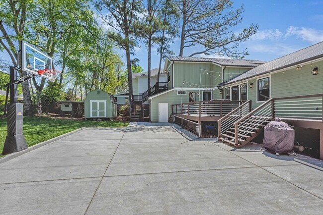 Building Photo - 6416 Edsel Dr