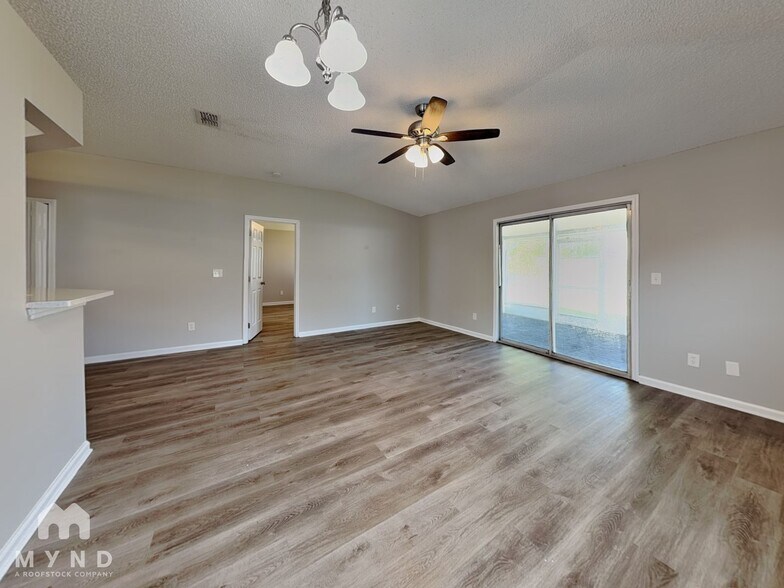 Building Photo - 3442 Volley Dr