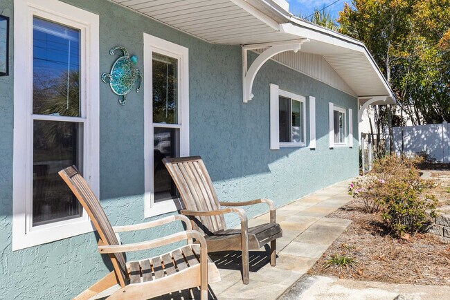 Building Photo - 217 Carol Pl