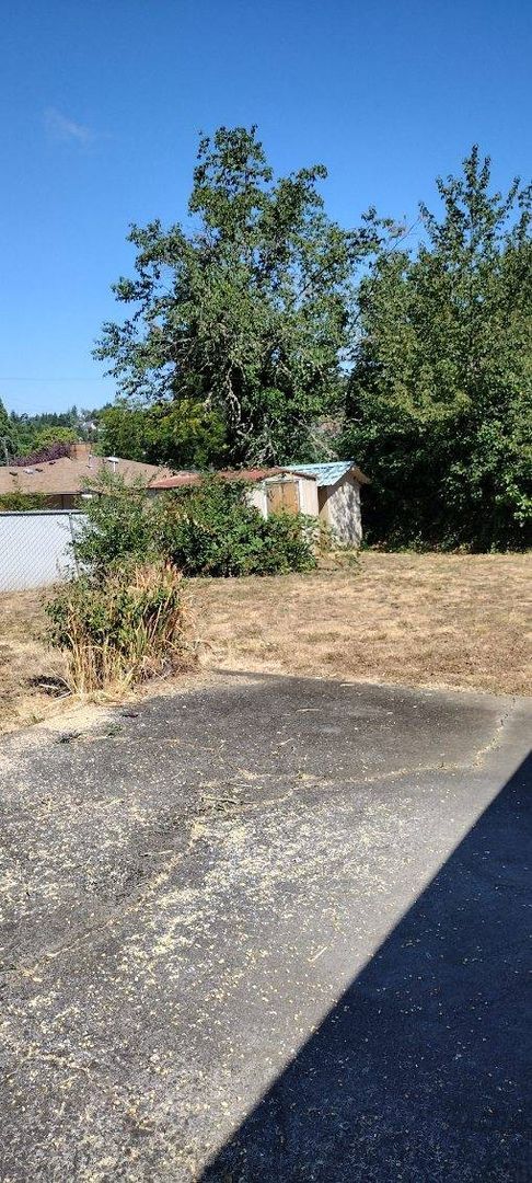 Building Photo - 1496 NW Almira St