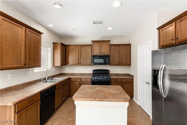 Building Photo - 5492 Mercury Springs Dr