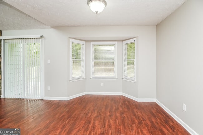 Building Photo - 120 Hearth Way