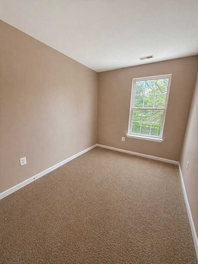 Building Photo - 1411 Bonnett Pl