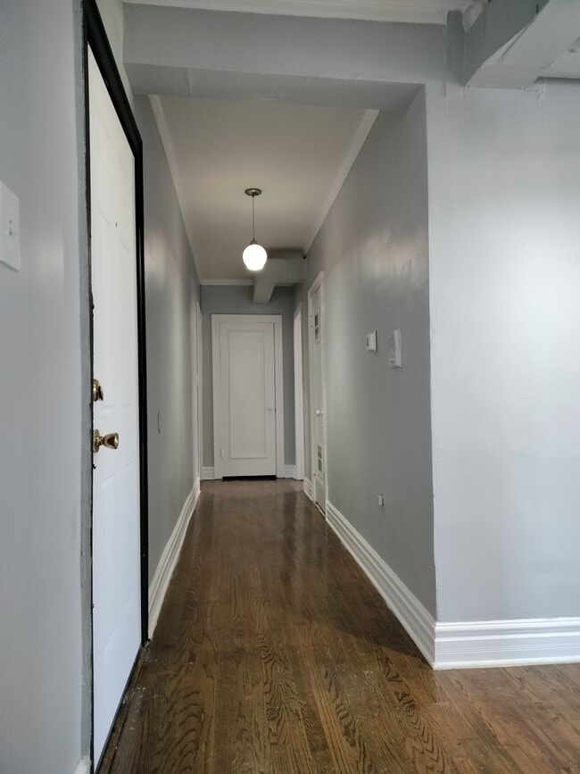 Building Photo - 8000 S Hermitage Ave