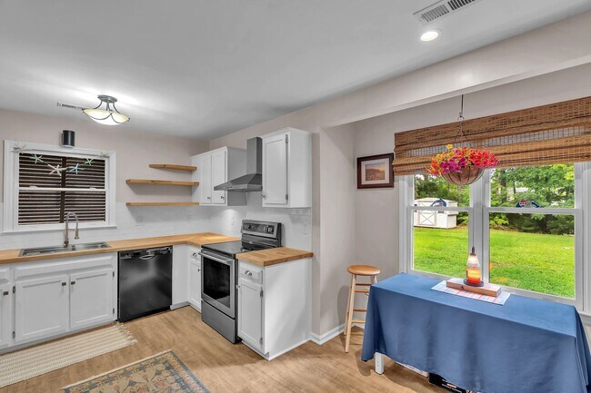 Building Photo - 117 Foster Creek Ct