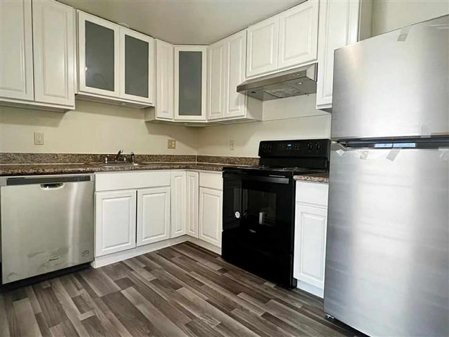 Building Photo - 430 4th St SE