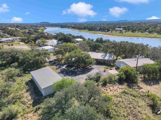 Building Photo - 403 Sunset Dr
