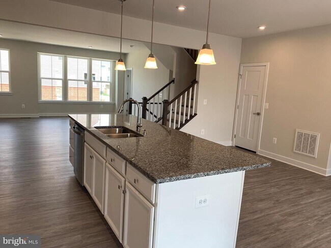 Building Photo - 11263 Dry Spring Dr