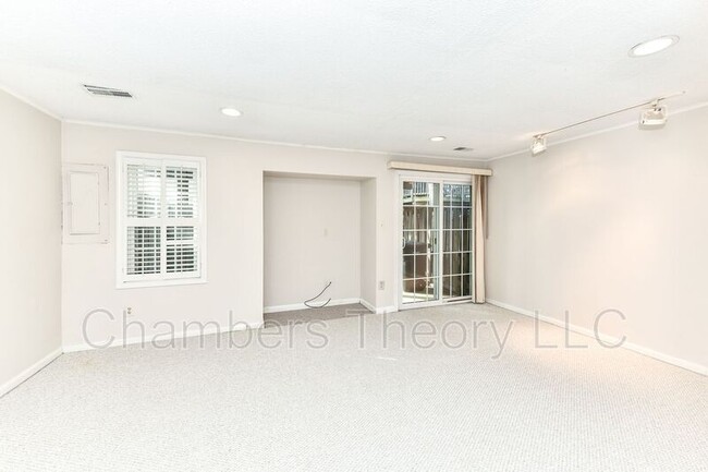 Building Photo - 21 Fendall Ave