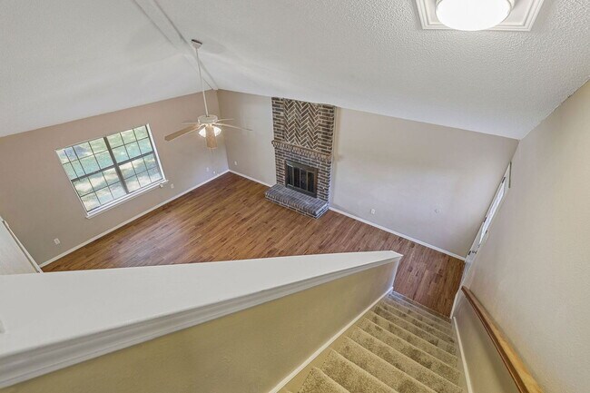 Building Photo - 4010 David Dr