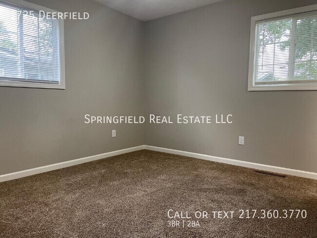 Building Photo - 1725 Deerfield-